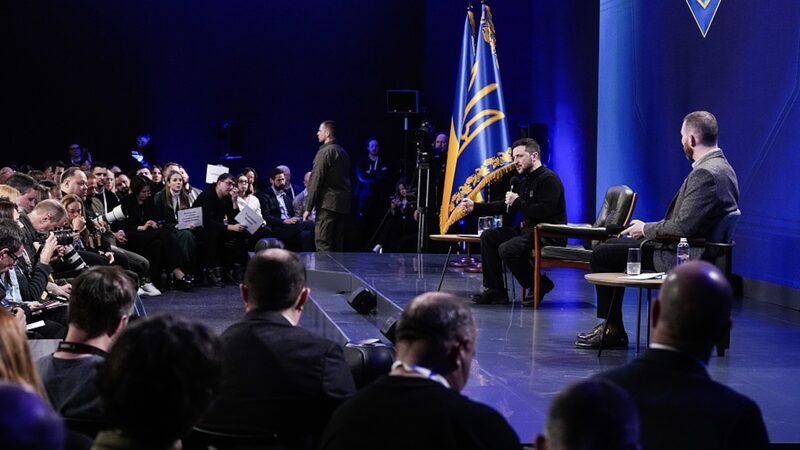Zelenskyy Đề Xuất Từ Chức Vì Hòa Bình hoặc NATO Giữa Chỉ Trích Zelenskyy Đề Xuất Từ Chức Vì Hòa Bình hoặc NATO Giữa Chỉ Trích