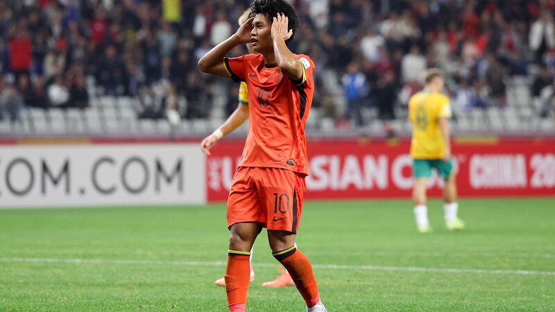 Australia giành ngôi nhất bảng A với chiến thắng kịch tính 2-1 Australia giành ngôi nhất bảng A với chiến thắng kịch tính 2-1