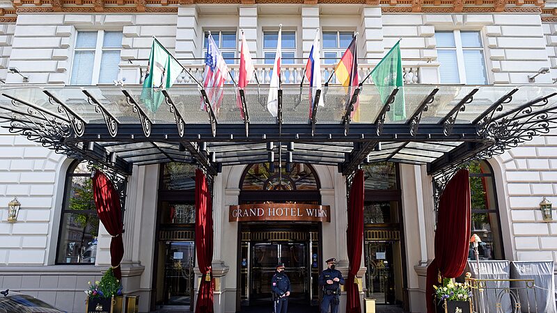 Bộ trưởng Ngoại giao Trung Quốc kêu gọi đối thoại ngoại giao về vấn đề hạt nhân Iran