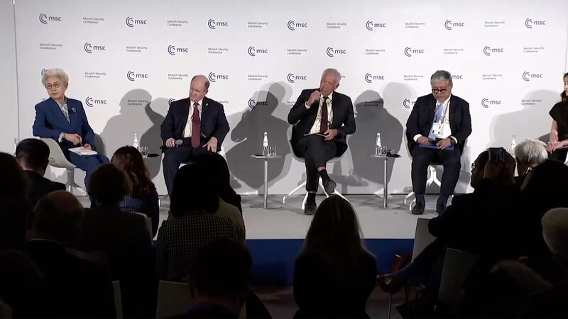 Trung Quốc Kêu Gọi Không Can Thiệp vào Biển Đông tại MSC video poster