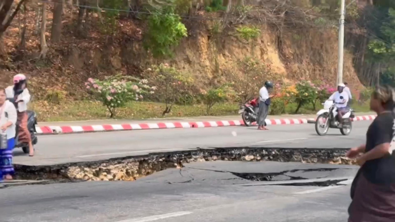 6DNKTV8657LE7ET8D3HK - Thế Giới Trong Tầm Tay Những người sống sót sau động đất Myanmar kêu gọi viện trợ khẩn cấp video poster
