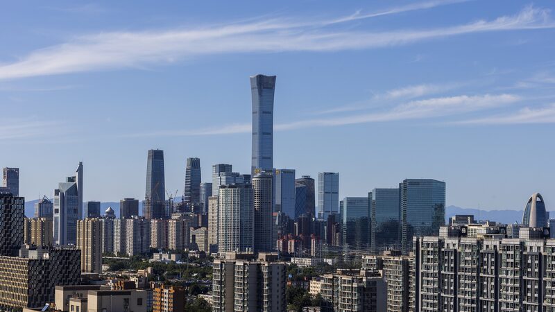 Các Quan Chức Kinh Tế Hàng Đầu Thảo Luận Chiến Lược Mới tại Họp Báo NPC