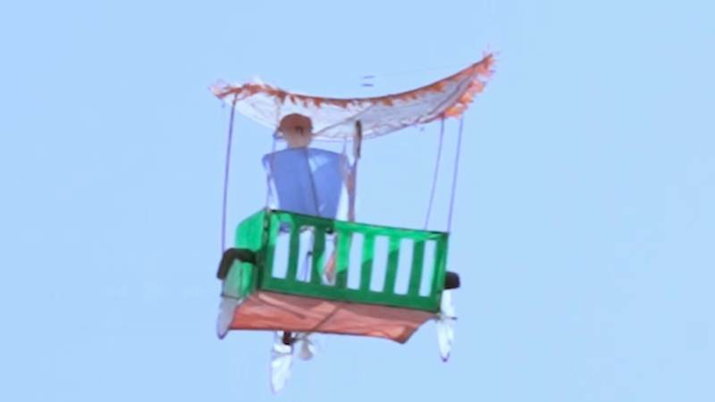 Thú vui thả diều mùa xuân ở Bắc Kinh: Bay cao qua các thời đại video poster