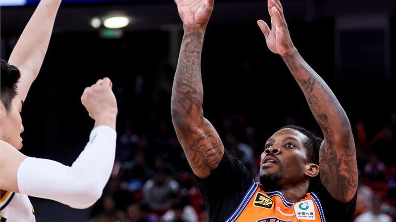 Đội bóng Shanghai Sharks khiến Guangsha Lions nhận thất bại đầu tiên ở CBA Đội bóng Shanghai Sharks khiến Guangsha Lions nhận thất bại đầu tiên ở CBA