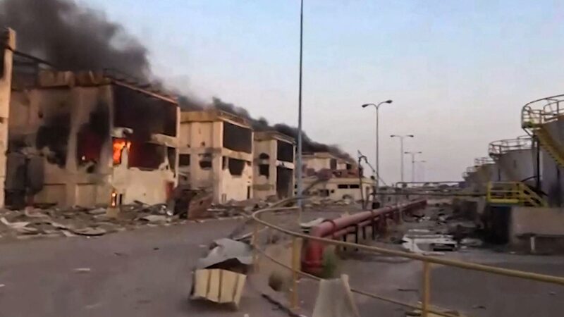 NDP809SKXL1G9H7GPF06 - Thế Giới Trong Tầm Tay Mỹ tấn công Hodeidah giữa lúc xung đột với Houthis