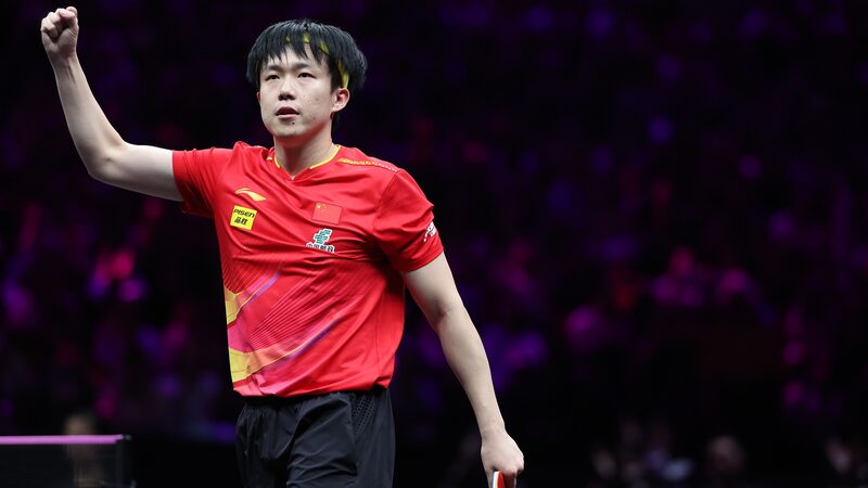 Wang Chuqin tiến vào tứ kết tại WTT Champions ở Trùng Khánh Wang Chuqin tiến vào tứ kết tại WTT Champions ở Trùng Khánh