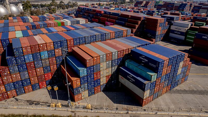 Thuế Quan Mỹ: Chúng Ta Có Đang Lặp Lại Sai Lầm Lịch Sử?