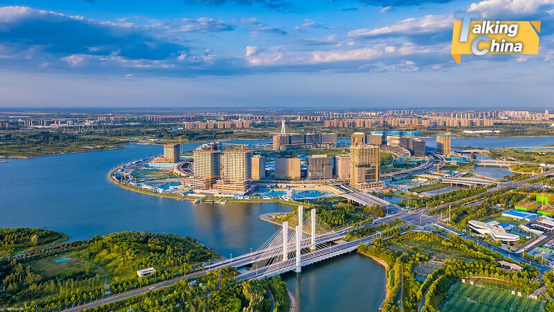 Các chuyên gia ca ngợi mục tiêu tăng trưởng 5% của Trung Quốc đại lục video poster