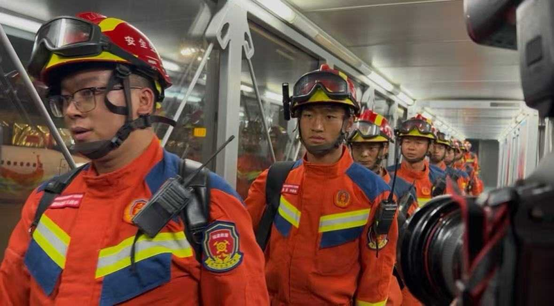 Đội Cứu Hộ Trung Quốc Nhanh Chóng Hỗ Trợ Myanmar Sau Trận Động Đất 7.9 Kinh Hoàng video poster