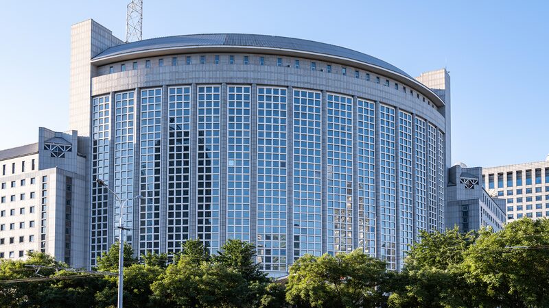 Vương Nghị đến Tokyo để tham dự Đối thoại Ba bên