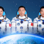 Phi hành đoàn Thần Châu-19 trở về sau chuyến đi bộ ngoài không gian lịch sử kéo dài 9 giờ video poster