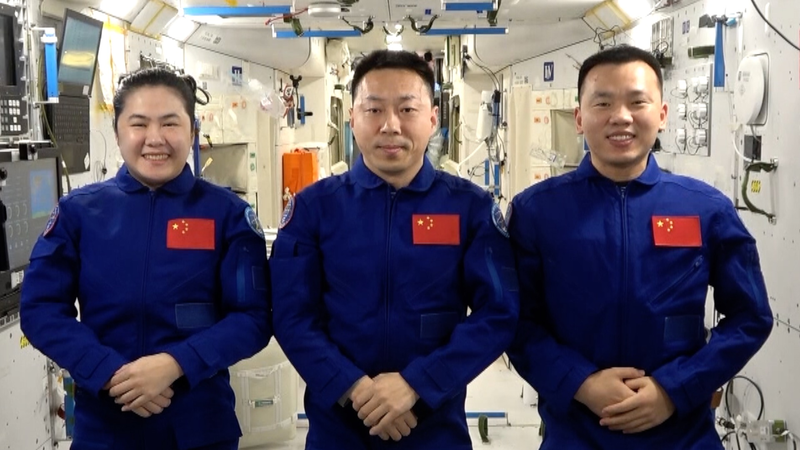 Ngày Vũ trụ Trung Quốc lần thứ 10: Tạm biệt Thần Châu-19, Chuẩn bị phóng Thần Châu-20 Ngày Vũ trụ Trung Quốc lần thứ 10: Tạm biệt Thần Châu-19, Chuẩn bị phóng Thần Châu-20 video poster