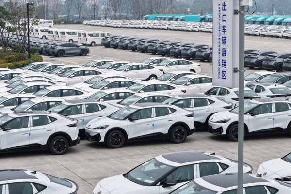 Ngành NEV của Trung Quốc tăng vọt với mức tăng sản xuất 50% trong Q1 2025