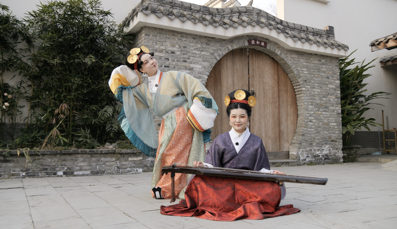 Nghệ sĩ trang điểm Chengdu biến di tích cổ thành vẻ đẹp sống động Nghệ sĩ trang điểm Chengdu biến di tích cổ thành vẻ đẹp sống động video poster