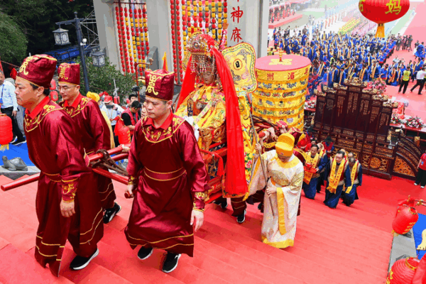 Lễ hội Mazu hoành tráng kỷ niệm 1065 tuổi tại Phúc Kiến Lễ hội Mazu hoành tráng kỷ niệm 1065 tuổi tại Phúc Kiến