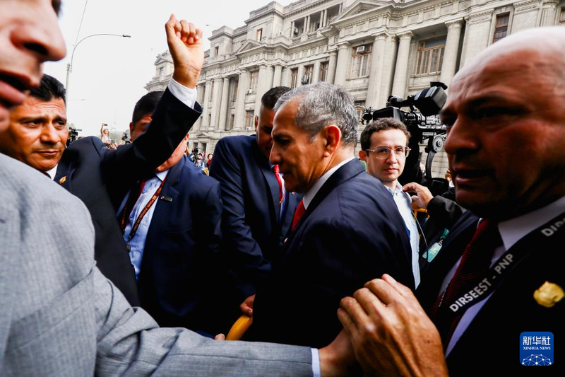 E3NXU1JLRXPUP282XIZD - Thế Giới Trong Tầm Tay Cựu Tổng thống Umalá bị kết án 15 năm trong vụ rửa tiền