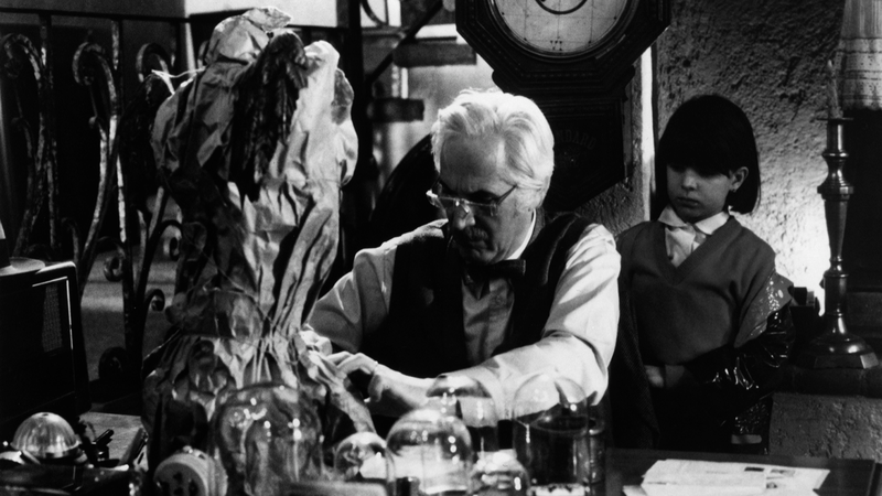 Cronos: Guillermo del Toro’s Horror Đoạt Giải