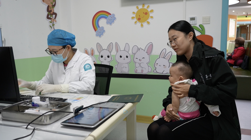 Thành tựu Sởi của Trung Quốc: Tiêm vắc-xin 95% & Số ca kỷ lục thấp video poster