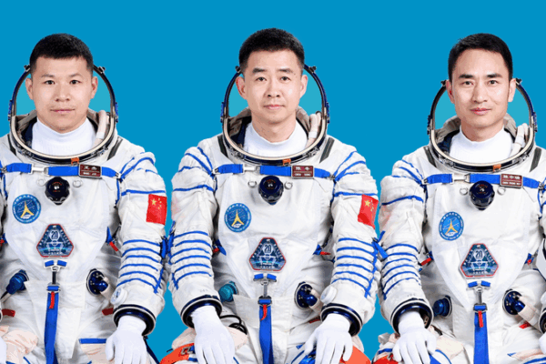 Trung Quốc công bố phi hành đoàn Shenzhou-20 cho nhiệm vụ trạm không gian Trung Quốc công bố phi hành đoàn Shenzhou-20 cho nhiệm vụ trạm không gian