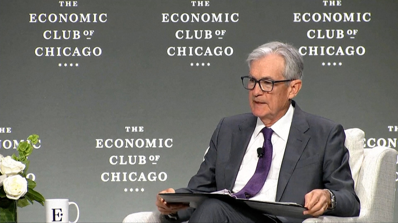 Trump nói ông có thể sa thải Chủ tịch Fed Powell nếu muốn Trump nói ông có thể sa thải Chủ tịch Fed Powell nếu muốn video poster