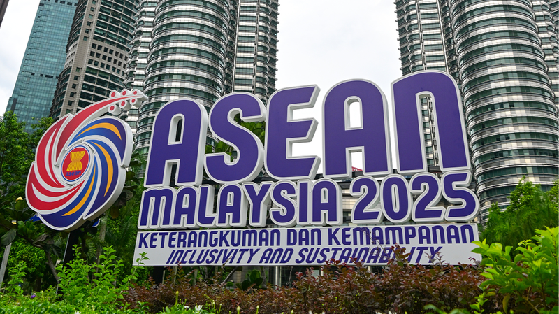 Z02NR9OMF3ATN32EBMIM - Thế Giới Trong Tầm Tay Quan Hệ Động: Trung Quốc và ASEAN Hợp Tác Về Thương Mại & Niềm Tin