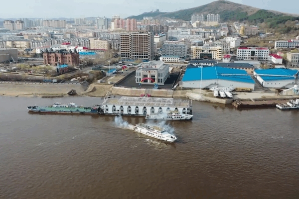 Dịch vụ đường sông Trung Quốc-Nga mở đầu mùa 2025 Dịch vụ đường sông Trung Quốc-Nga mở đầu mùa 2025 video poster