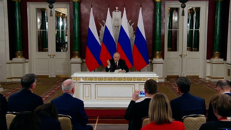 Putin đề xuất đàm phán trực tiếp với Ukraine tại Istanbul Putin đề xuất đàm phán trực tiếp với Ukraine tại Istanbul video poster