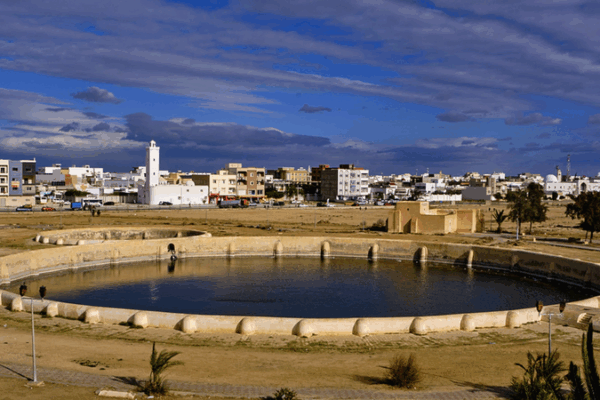 Kairouan: Viên Ngọc Sa Mạc Vượt Thời Gian Của Tunisia Kairouan: Viên Ngọc Sa Mạc Vượt Thời Gian Của Tunisia video poster
