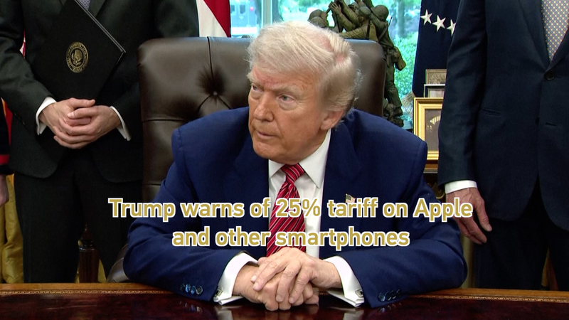 Trump đe dọa áp thuế 25% lên Apple và điện thoại thông minh sản xuất ở nước ngoài Trump đe dọa áp thuế 25% lên Apple và điện thoại thông minh sản xuất ở nước ngoài video poster