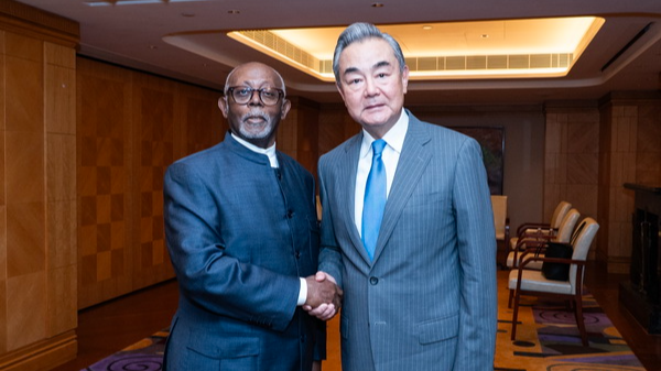 Wang Yi đề xuất IOMed: Một hướng mới cho giải quyết tranh chấp hòa bình Wang Yi đề xuất IOMed: Một hướng mới cho giải quyết tranh chấp hòa bình