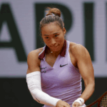 Zheng Qinwen và Sabalenka Tỏa Sáng tại Giải Pháp Mở Rộng