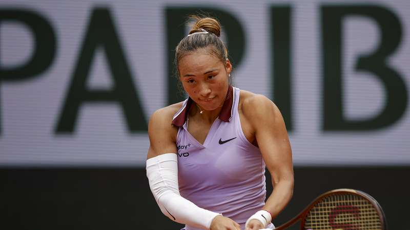 5B3JQ3QTSY8EQG948WKV - Thế Giới Trong Tầm Tay Zheng Qinwen và Sabalenka Tỏa Sáng tại Giải Pháp Mở Rộng