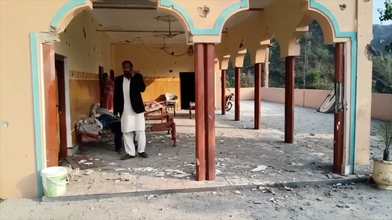Ấn Độ Tấn Công Chín Mục Tiêu ở Pakistan, 26 Người Chết giữa Căng Thẳng Kashmir Ấn Độ Tấn Công Chín Mục Tiêu ở Pakistan, 26 Người Chết giữa Căng Thẳng Kashmir video poster
