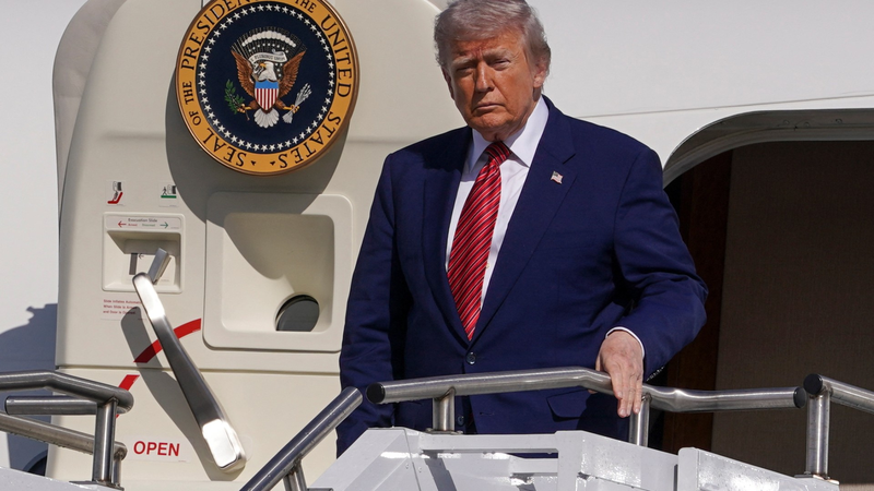 EU kêu gọi tôn trọng khi Trump đe dọa thuế suất 50% đối với hàng hóa EU