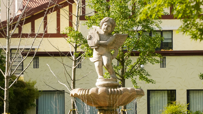 7WN8CS8UKNGLUUE9U1J5 - Thế Giới Trong Tầm Tay Thượng Hải: Sự Kết Hợp Vượt Thời Gian của Đông và Tây