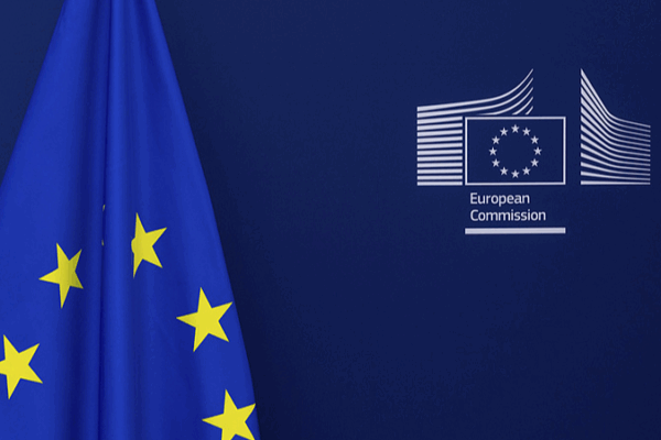 EU chỉ trích lời đe dọa thuế quan 50% của Trump trong xung đột thương mại EU chỉ trích lời đe dọa thuế quan 50% của Trump trong xung đột thương mại