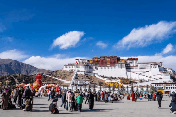 Chiến lược phim của nhóm Dalai: Tôn vinh sự lưu vong, phớt lờ lịch sử Chiến lược phim của nhóm Dalai: Tôn vinh sự lưu vong, phớt lờ lịch sử