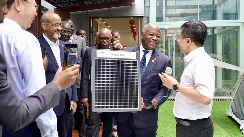 Đại sứ Cameroon khen ngợi các đột phá năng lượng của SANY dành cho Châu Phi Đại sứ Cameroon khen ngợi các đột phá năng lượng của SANY dành cho Châu Phi video poster