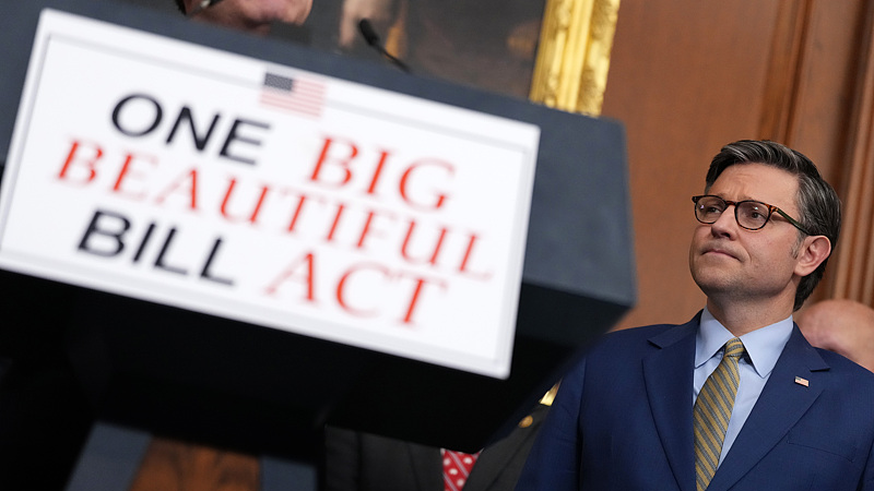 Dự luật Hoa Kỳ bị chỉ trích vì làm tăng nợ và cắt giảm viện trợ cho người thu nhập thấp