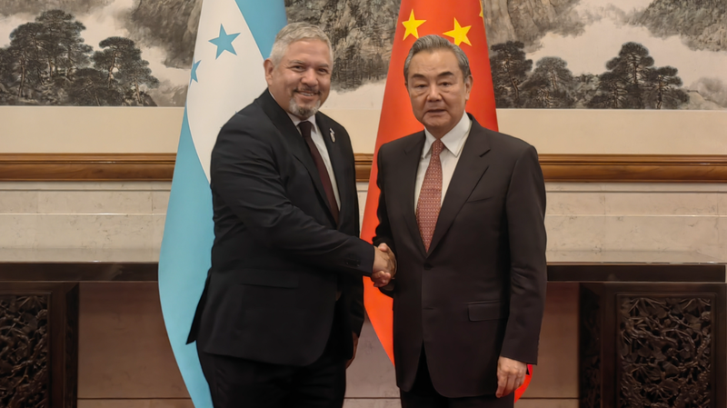 Wang Yi gặp Bộ trưởng Honduras tại Bắc Kinh Wang Yi gặp Bộ trưởng Honduras tại Bắc Kinh