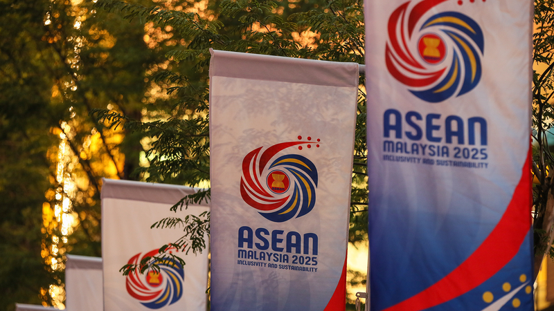 Li Qiang thúc đẩy sự gắn kết sâu sắc hơn ASEAN-Trung Quốc-GCC tại Kuala Lumpur Li Qiang thúc đẩy sự gắn kết sâu sắc hơn ASEAN-Trung Quốc-GCC tại Kuala Lumpur
