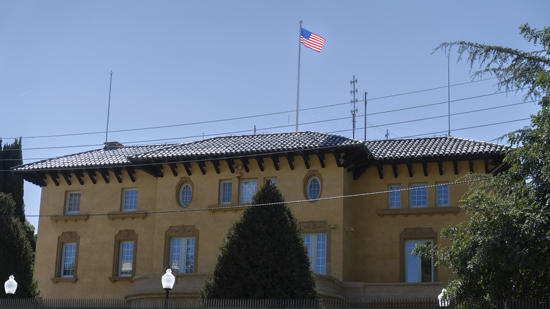 Chính quyền Trump tạm dừng lịch hẹn cấp visa sinh viên mới Chính quyền Trump tạm dừng lịch hẹn cấp visa sinh viên mới