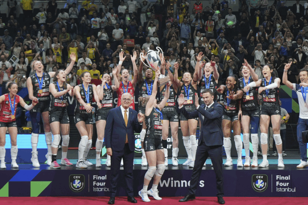 Zhu Ting toả sáng khi Conegliano giành cú đúp Champions League Zhu Ting toả sáng khi Conegliano giành cú đúp Champions League