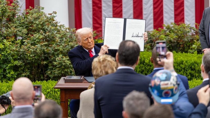 Chủ nghĩa tư bản 'Chiến tranh' của Trump và Rủi ro Thương mại Toàn cầu