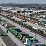 J9AEMYAA5AINNJV5NEAA - Thế Giới Trong Tầm Tay Harris & Yellen thách thức chiến lược thuế quan của Trump giữa lo ngại kinh tế