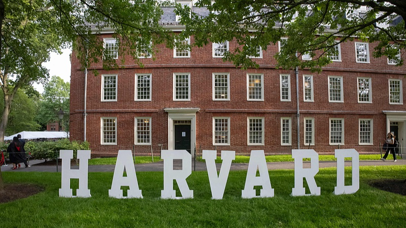 Trump kêu gọi giới hạn 15% sinh viên nước ngoài tại Harvard Trump kêu gọi giới hạn 15% sinh viên nước ngoài tại Harvard