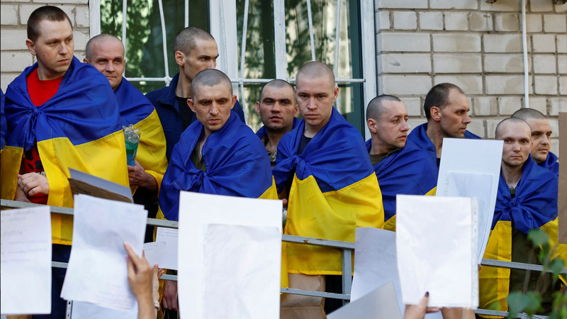 Kyiv trúng phải cuộc tấn công mạnh mẽ bằng máy bay không người lái và tên lửa Kyiv trúng phải cuộc tấn công mạnh mẽ bằng máy bay không người lái và tên lửa