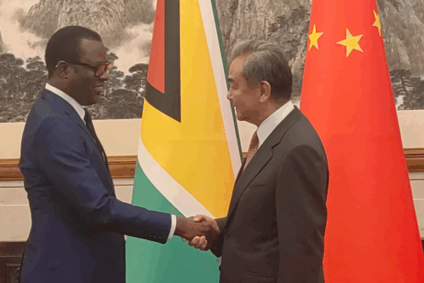 Các Bộ trưởng Ngoại giao Trung Quốc và Guyana gặp nhau tại Bắc Kinh Các Bộ trưởng Ngoại giao Trung Quốc và Guyana gặp nhau tại Bắc Kinh