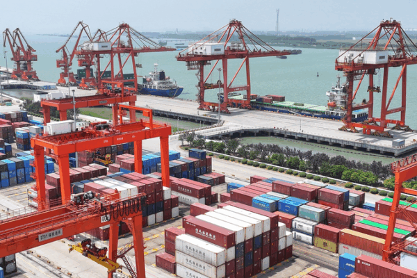 Tăng trưởng thương mại của Trung Quốc vào đầu năm 2025: Xuất khẩu tăng mạnh & doanh nghiệp tư nhân vượt trội Tăng trưởng thương mại của Trung Quốc vào đầu năm 2025: Xuất khẩu tăng mạnh & doanh nghiệp tư nhân vượt trội