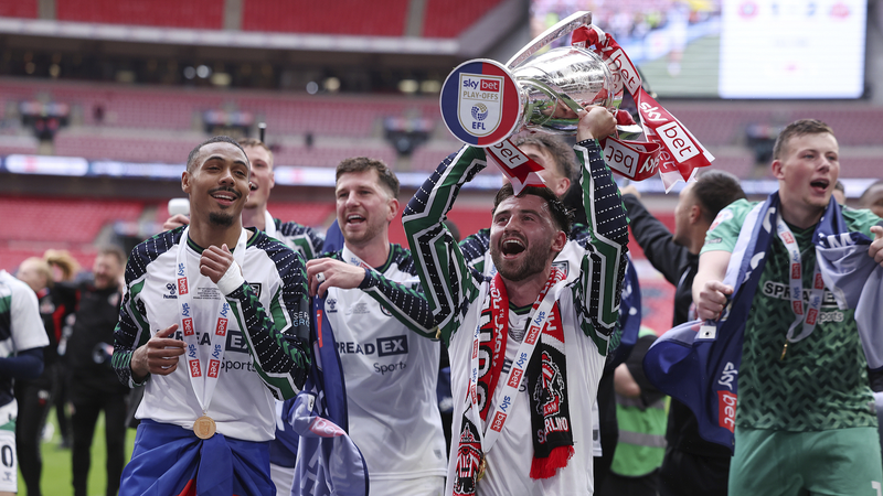 Cú đánh phút bù giờ của Watson đưa Sunderland lên Premier League Cú đánh phút bù giờ của Watson đưa Sunderland lên Premier League